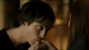 Damon-Elena-the-vampire-diaries-saga-24320832-314-177.gif