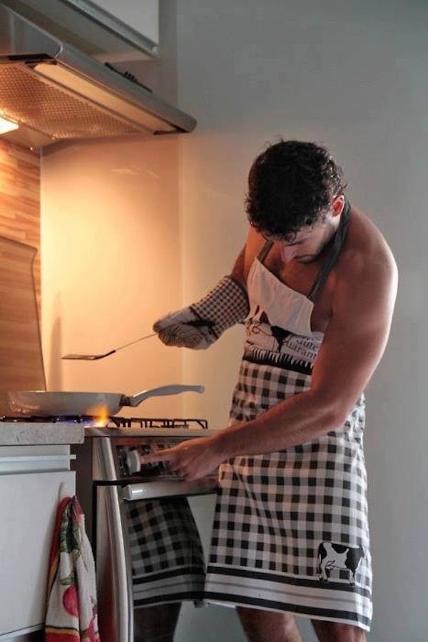 Hot-Guys-Cooking-EMGN3.jpg