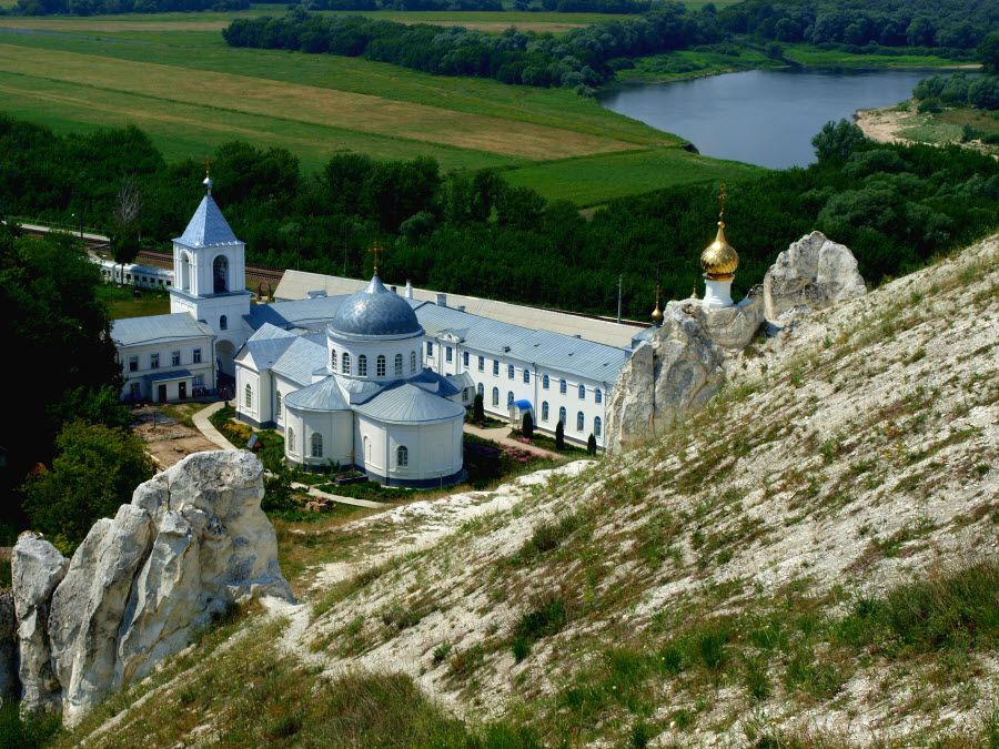 Divnogorskiy-Holy-Assumption-Monastery-moutain-view.jpg