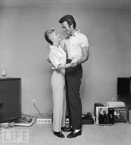 Clint%20Eastwood%20with%20his%20first%20wife%20Maggie%2C%201965-thumb-500x554-193316.jpg